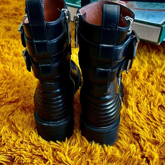 Classic givency boots - Picture 3 of 4